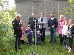 Monument - Brønnåpning 2010